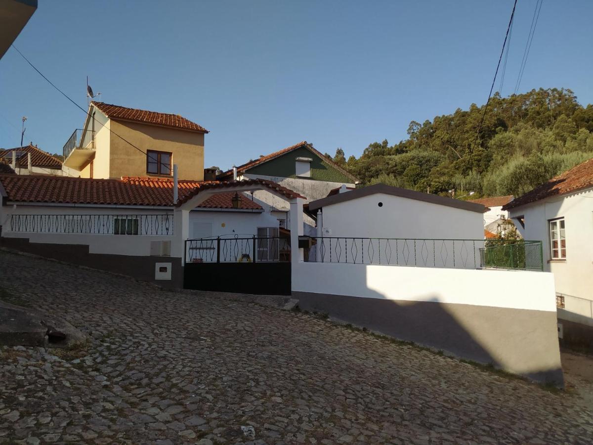 Casinha Da Eira Apartment กอยส์ ภายนอก รูปภาพ